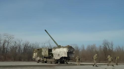 New SPG "Hyacinth-K" in firing position