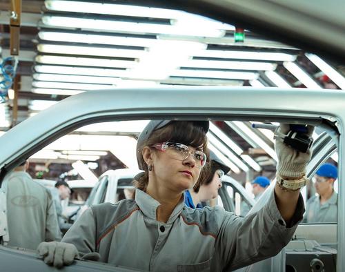 Сборка на предприятии АвтоВАЗа<br>