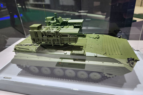 Модуль ЗРК «Крона-Э» на гусеничном шасси БМП-2