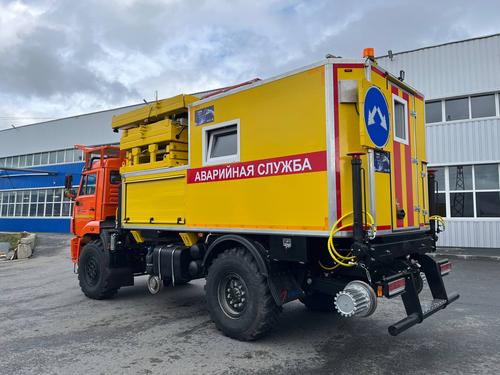 Self-propelled lift on the chassis KamAZ-43502
