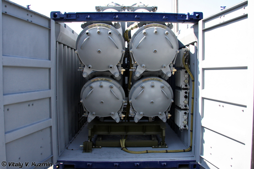 Plataforma de lanzamiento del complejo de contenedores Club-K con misiles antibuque Kh-35UE, ubicado en un contenedor ISO de 20 pies