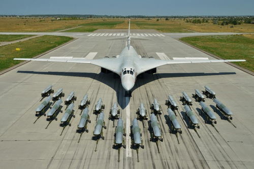 Tu-160 with a full combat load