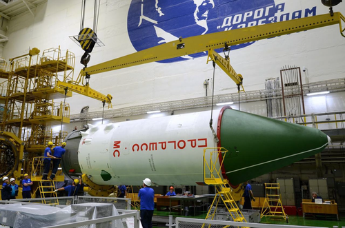 Head section in the assembly and test building
