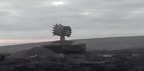 РБУ-6000 «Смерч-2» на танке Т-80