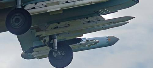Su-35S con misiles R-77M