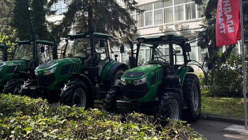 Трактор «Агроаполло»