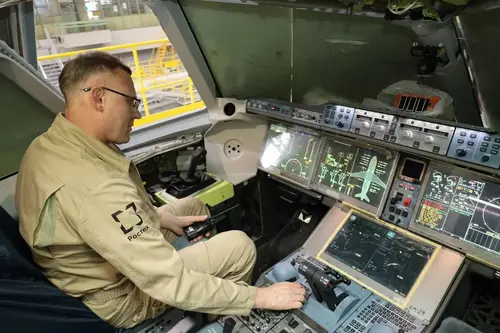 Cockpit of the fully import-substituted MC-21-310 aircraft