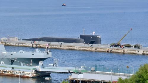 Aparecieron imágenes de la carga de torpedos en el submarino K-114 «Tula»
