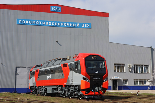 Электровоз ЭП2К №510 с уникальным дизайном