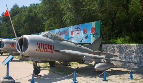 Истребитель Shenyang J-6 