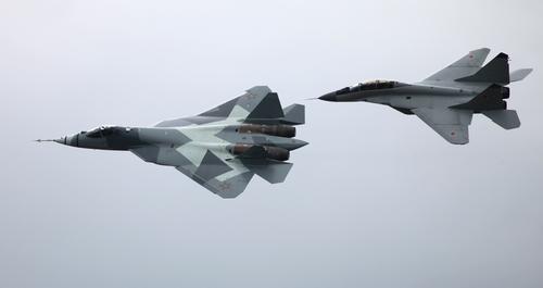 Su-57 y MiG-29M2 