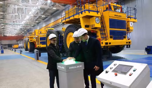 Ceremonia de lanzamiento de la línea de montaje después de la modernización en BelAZ en Zhodino