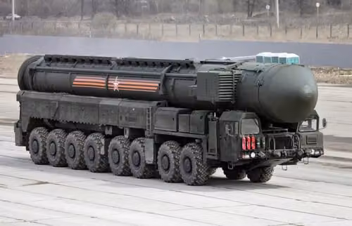 Самоходная пусковая установка (СПУ) 15У175М комплекса РС-24 «Ярс»