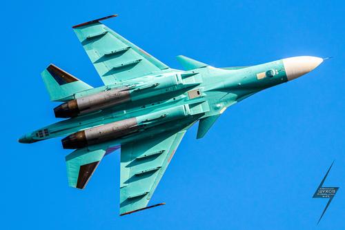 Su-34E with a mysterious module in the nose