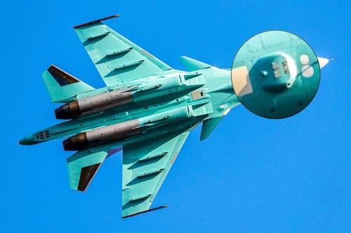 Su-34E with a mysterious module in the nose