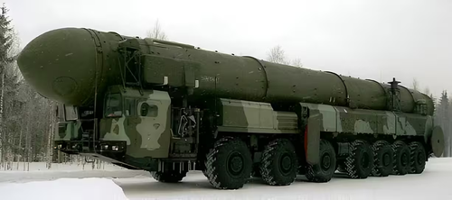 РС-26 «Рубеж», внешне похожий на БРСД «Орешник»