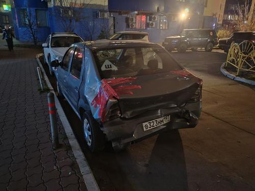 Разбитый после ДТП автомобиль