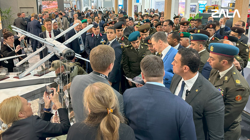 The Minister of Defense of Egypt, General Abdel Majid Saqr, inspects the Russian kamikaze drone 