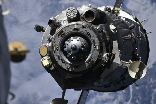 Расстыковка корабля «Союз МС-27»