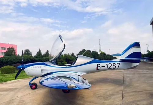 The plane is capable of reaching a cruising speed of up to 315 km/h