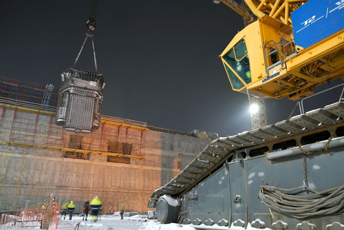 Installation of the metal shell of the peripheral cavity of the BREST-OD-300 reactor using a crane