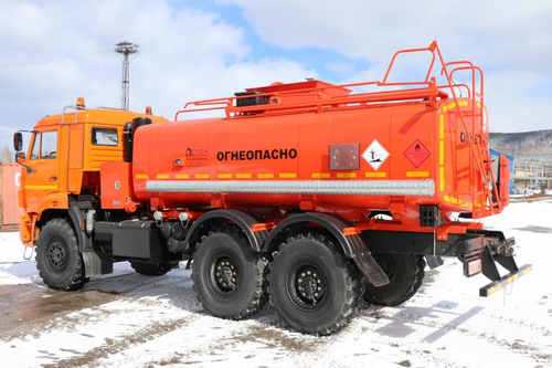Camion cisterna de produccion rusa
