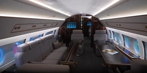 Cabina de la versión ejecutiva del SSJ-100