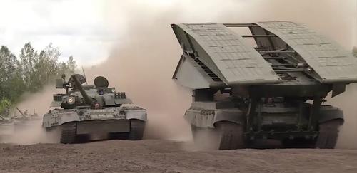 МТУ-90М (справа)
