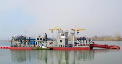 Draga construida en la Planta de Construcción y Mecánica Naval de Tsimlyansk