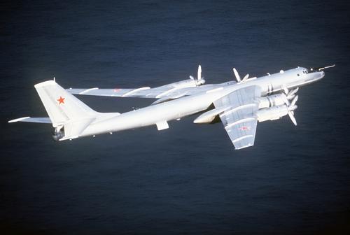 Tu-142