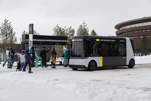 The first autonomous L5 shuttle on the territory of the Manzherok resort in Gorny Altai