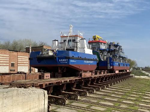 Supply vessel "Aliot"
