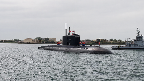 Submarine "Petropavlovsk-Kamchatsky" in the port of Qingdao