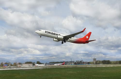 Avión de Izhavia