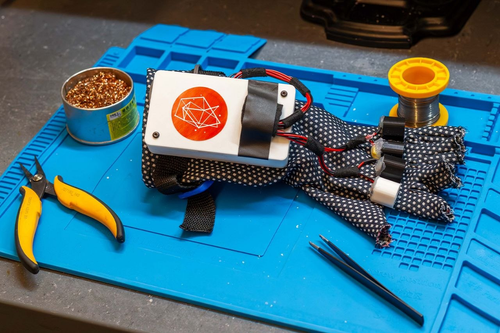 Tactile system for UAV control