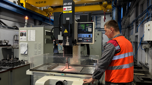 En Nizhny Novgorod, con la participación del FRP, se lanzó una nueva producción de moldes para la industria automotriz