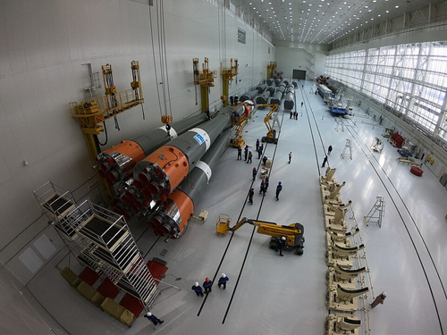Ensamblaje de un cohete en el cosmódromo de Vostochny