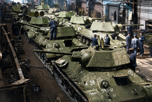 Producción del T-34 en los Urales. Imágenes de archivo