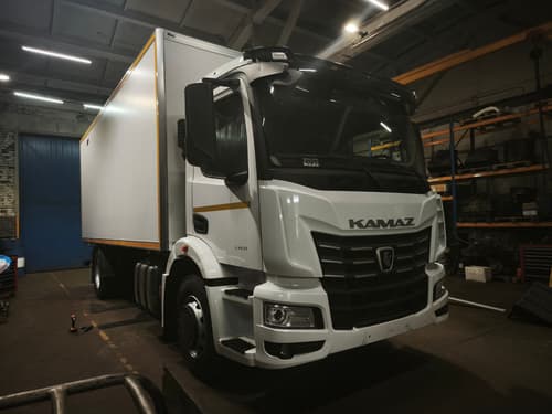 Refrigerator truck on KAMAZ 53252 chassis