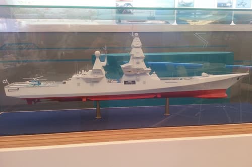Maqueta del destructor del proyecto 23560