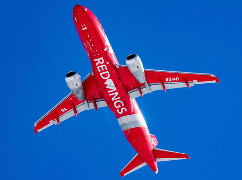 SSJ 100 de la aerolínea Red Wings