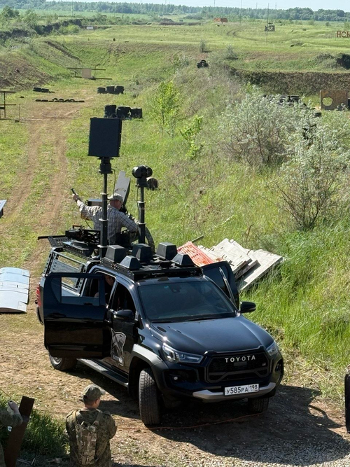 Radar "Lun" en chasis de automóvil