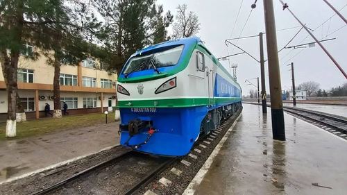 Electric locomotive O’zbekiston 0001