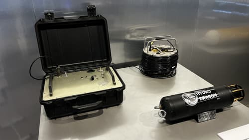 Hydro Dragon mobile hydroacoustic communication station for autonomous uninhabited underwater vehicles