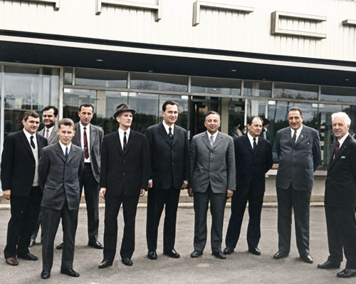 Creadores del centro de microelectrónica de Zelenograd. Fyodor Lukin, con sombrero. A su lado, su amigo, el desarrollador de supercomputadoras Davlet Yuditsky.