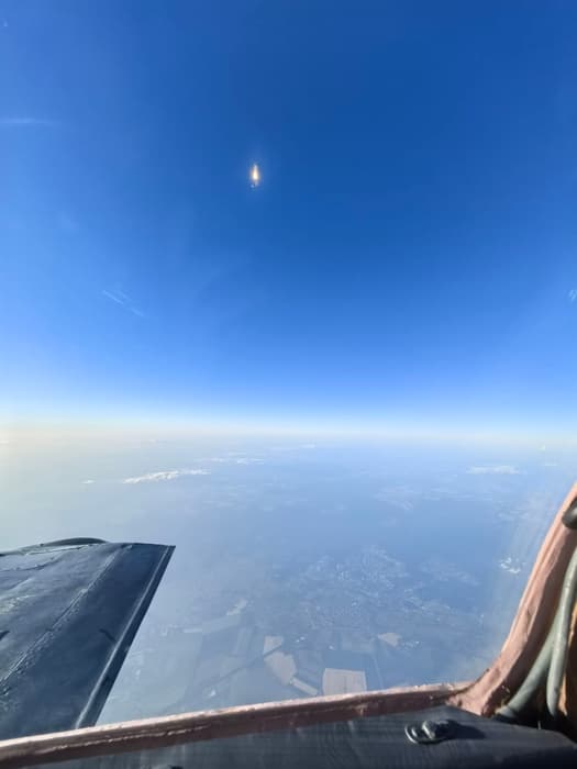 View from the cockpit of the MiG-31 on the "Kinzhal"