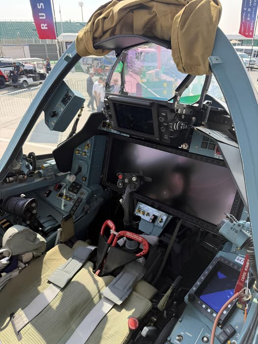 Cabina del Su-57E