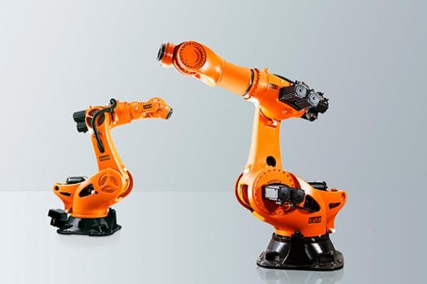 Грузоподъемные роботы KUKA KR 1000 Titan - одна из разновидностей продукции компании на российском рынке <br>