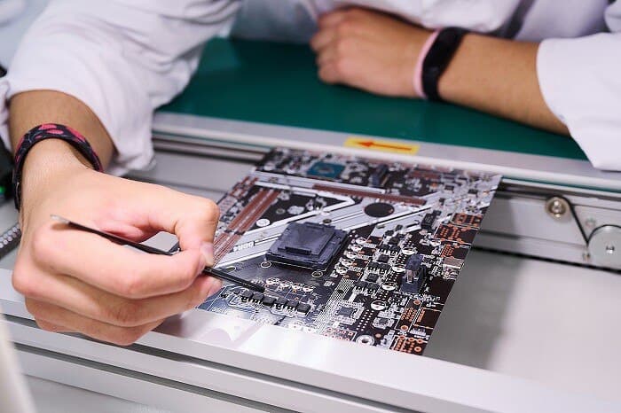 Thus, Russia will come even closer to technological sovereignty.