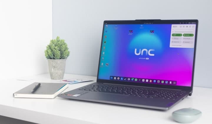 Laptop with&nbsp;Uncom OS